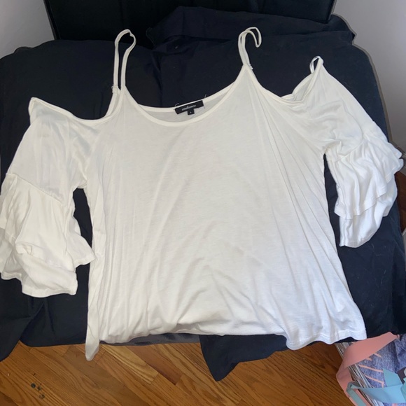 White blouse with ruffled sleeves - Picture 5 of 5